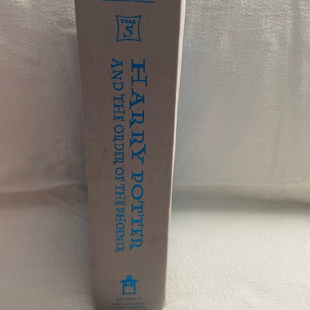 Scholastic Harry Potter Book Collection - Used 2 - 5 ( book 5 has no cover ) - Picture 13 of 15